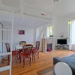Bright Studio In Luxe Residential Building